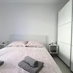Frank 3* زامبراتيجا