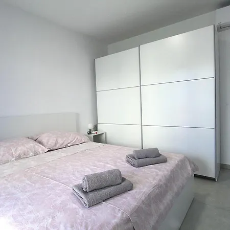 בית הארחה Frank