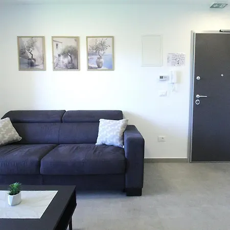 Frank בית הארחה 3*