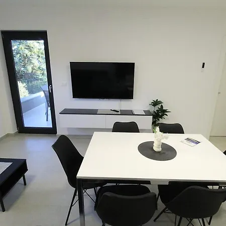 בית הארחה Frank