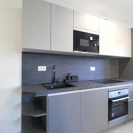 Frank בית הארחה 3*