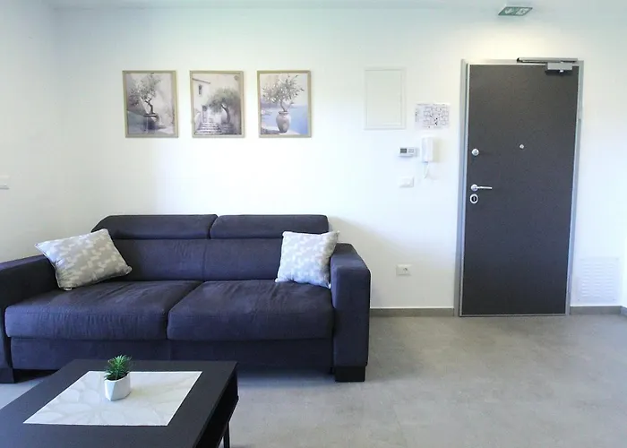 Frank Gostinjska kuća 3*