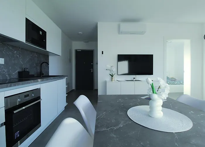 Frank Gostinjska kuća Zambratija (Istria)