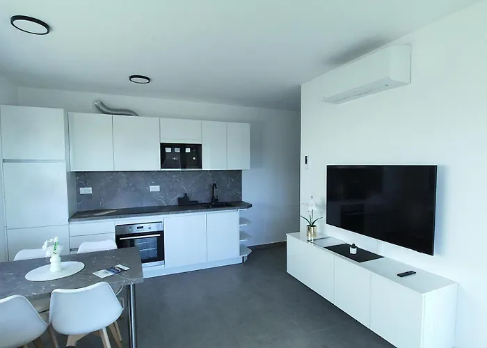 Frank Zambratija (Istria)