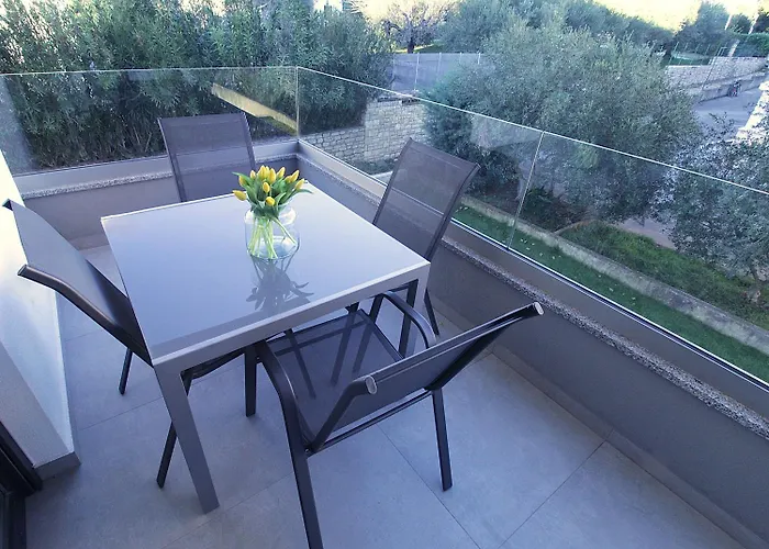 Frank Gostinjska kuća Zambratija (Istria)