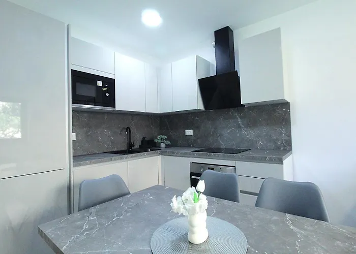 Frank Gostinjska kuća Zambratija (Istria)